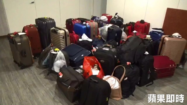 Hình ảnh đầu tiên được cho là nhóm khách Việt nghi bỏ trốn ở Đài Loan: Vào khách sạn chưa đầy 1 tiếng đã xách vali ra - Ảnh 9.